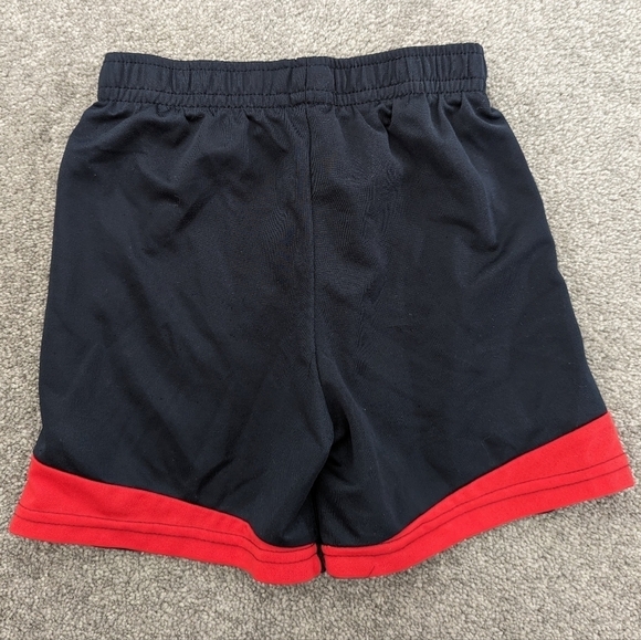 Manchester United athletic shorts for boys size youth Small - Picture 4 of 5